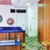 Interno con sauna e vasca idromassaggio.