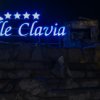 Insegna luminosa dell'Hotel Valle Clavia.